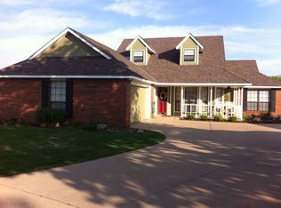 2013 Lemon Tree Ln, Ponca City, OK 74604