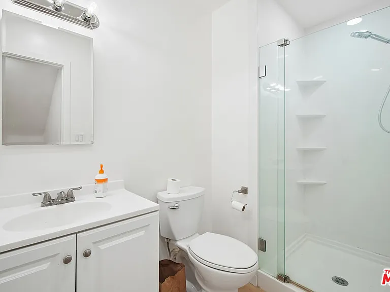 919 S Sherbourne Dr #1 — Photo 19