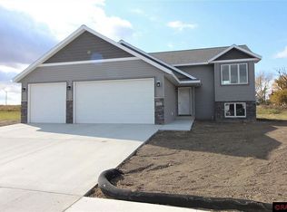 311 Falcon Run, Eagle Lake, MN 56024