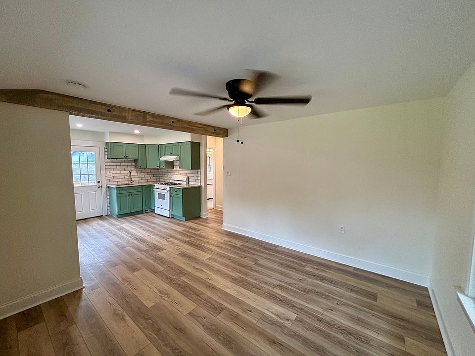 Living Room/Kitchen