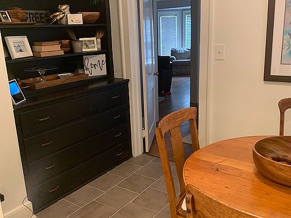 Built Ins in Breakfast Room