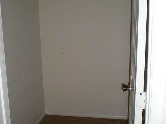 4th image of 3993 Versailles Dr