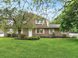 29 Briggsboro Ln, Fairport, NY 14450