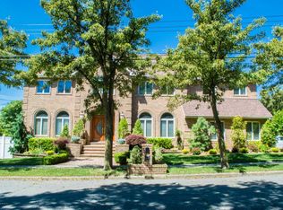 108 Swinnerton St, Staten Island, NY 10307