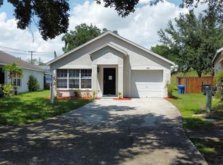 928 Cape Cod Cir, Valrico, FL 33594