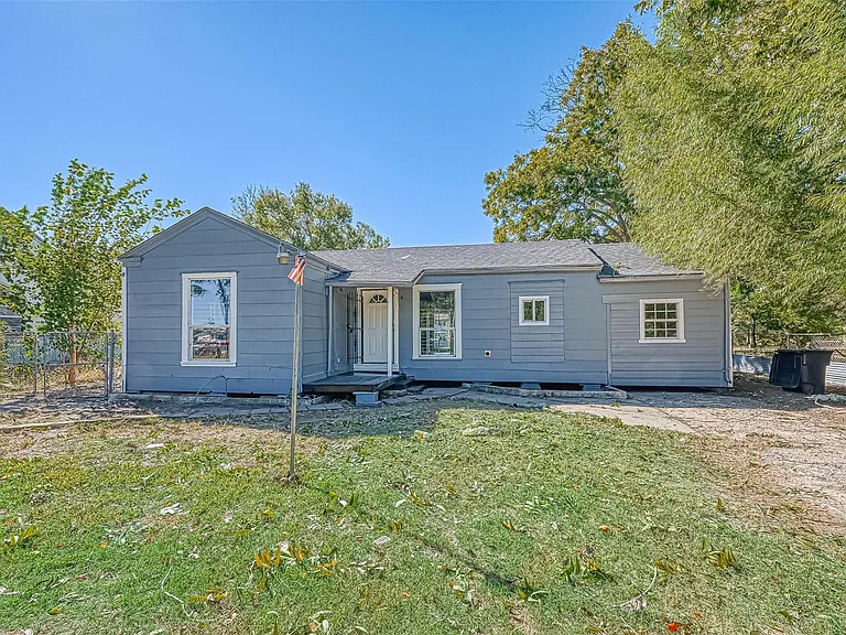 4118 Sunflower St — Photo 2