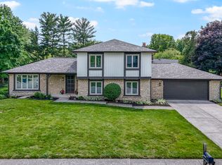 10502 E Lakeshore Dr, Carmel, IN 46033