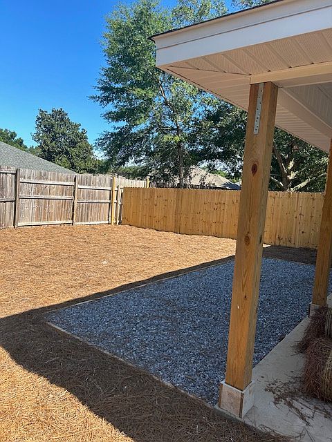 Quaint, low maintenance backyard