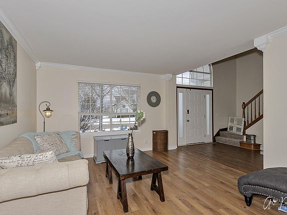 3rd image of 940 Tylerton Cir