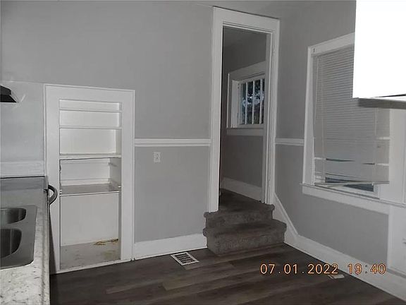 4th image of 309 Ravenwood Ave