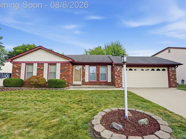 19237 Arlington Dr, Woodhaven, MI 48183