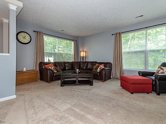 4th image of 26153 Hawthorne Ct #3A
