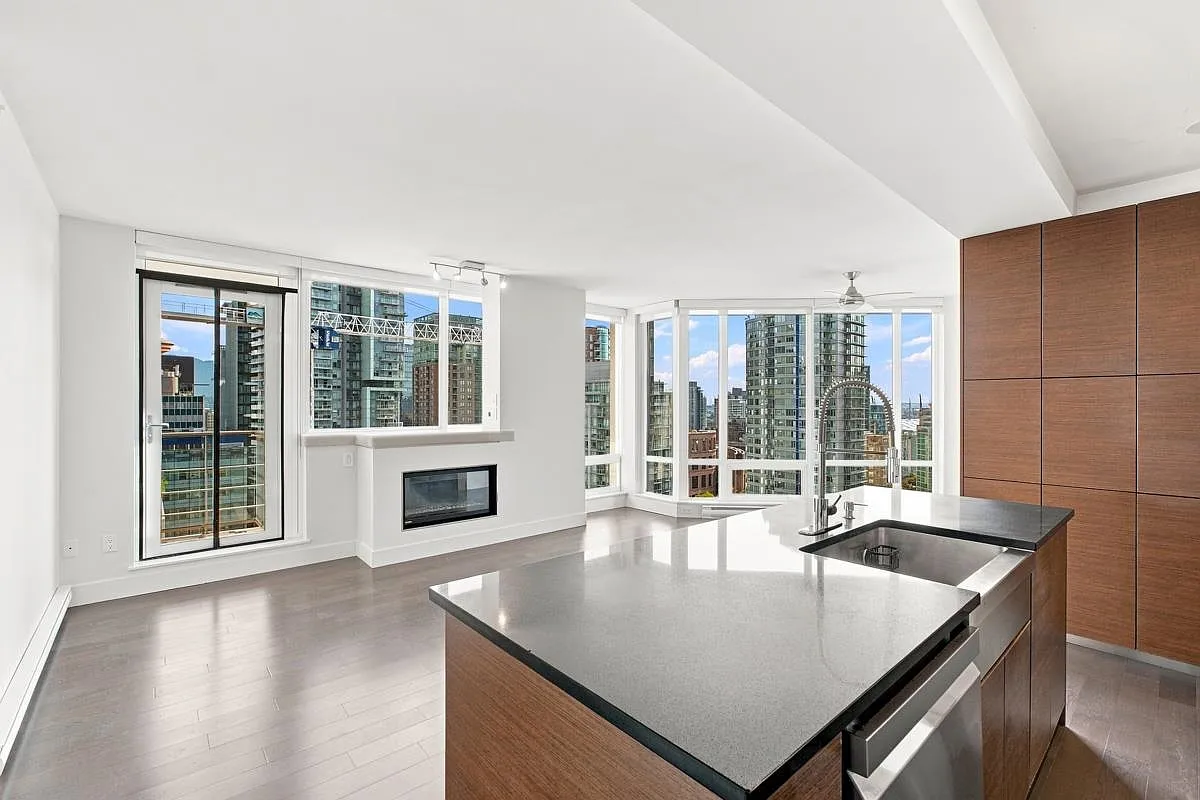 2 bed, 1028 sqft, $3,800 — Photo 3