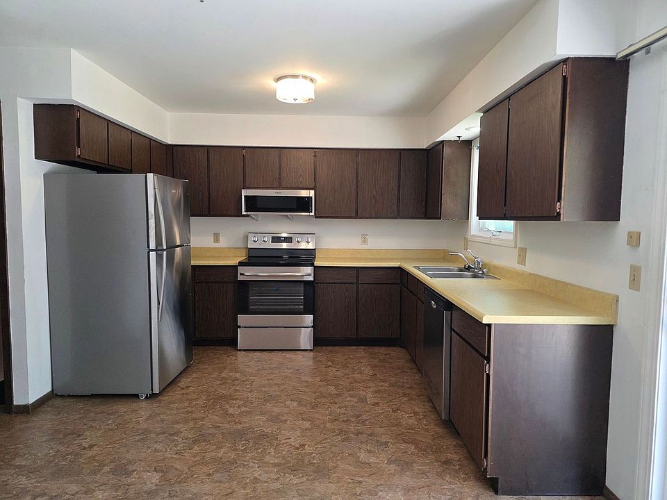 1st image of 951 Brentwood Dr #B