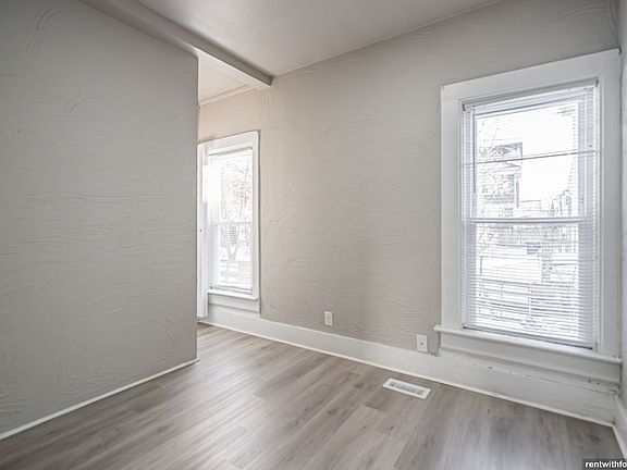5th image of 716 Central St #716A
