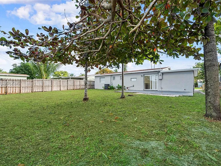 4285 SW 48th Ct — Photo 25