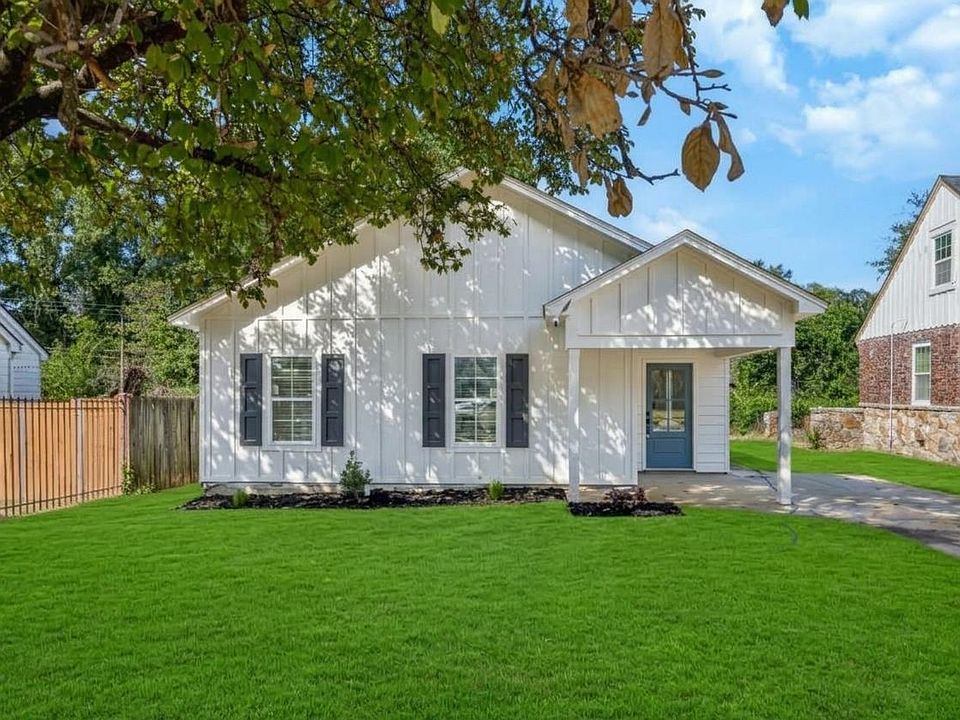 1st image of 779 McConnell St