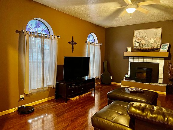 4th image of 888 Ladron Ave