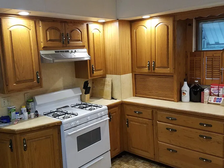 271 S Main Rd — Photo 5