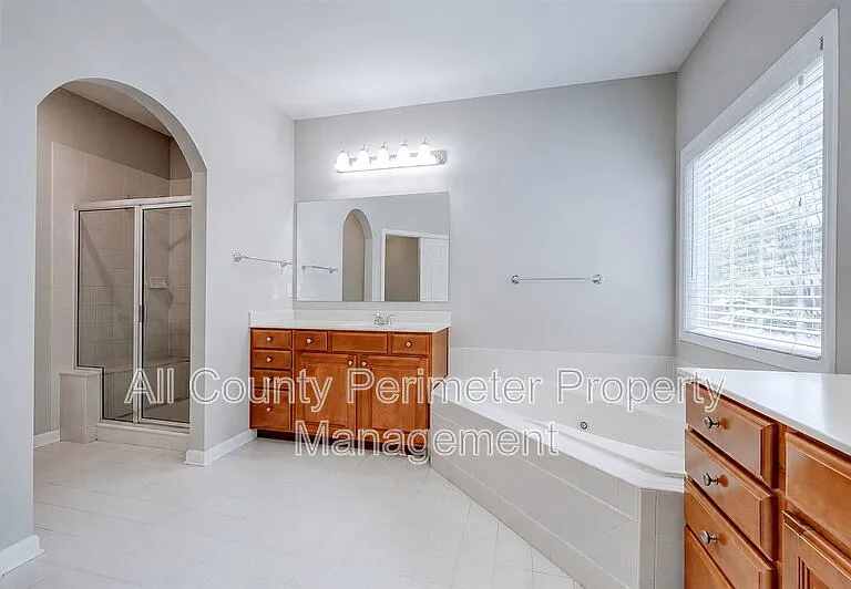 380 Simonton Crest Dr — Photo 16