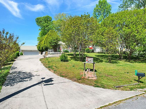 2nd image of 691 Lakehaven Cir