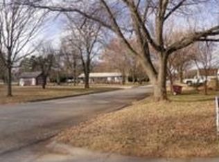 434 S 1st St, Lindsborg, KS 67456