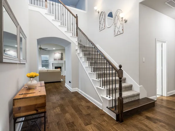 329 Strait Ln, Waxahachie, TX 75165