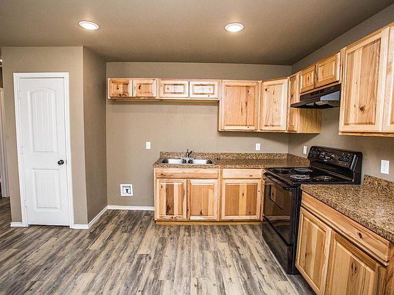 3rd image of 2614 Juniper Ave