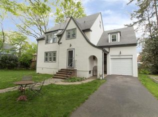 6 Heather Ln, Larchmont, NY 10538