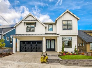 305 S Vermont St, Portland, OR 97219