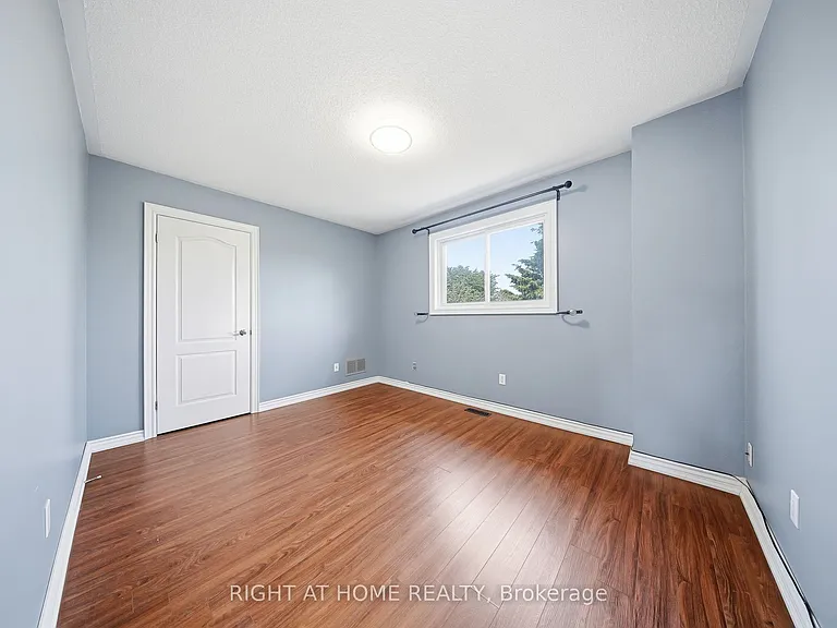 29 Sunforest Dr — Photo 36