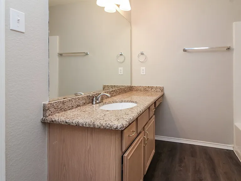 2841 Saint Croix Ave — Photo 15