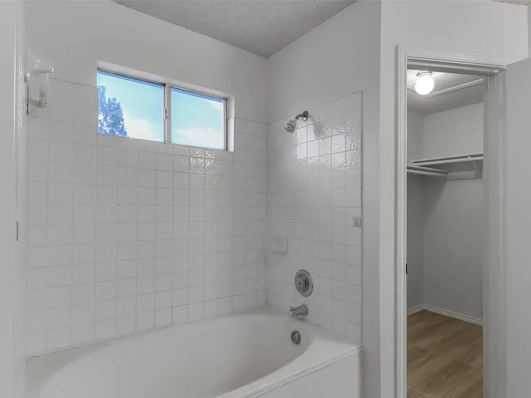 8313 Columbia Falls Dr — Photo 14