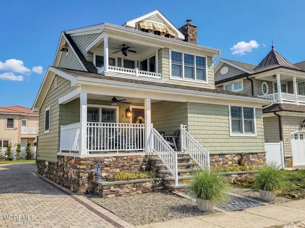 8 New Brunswick Avenue, Lavallette, NJ 08735