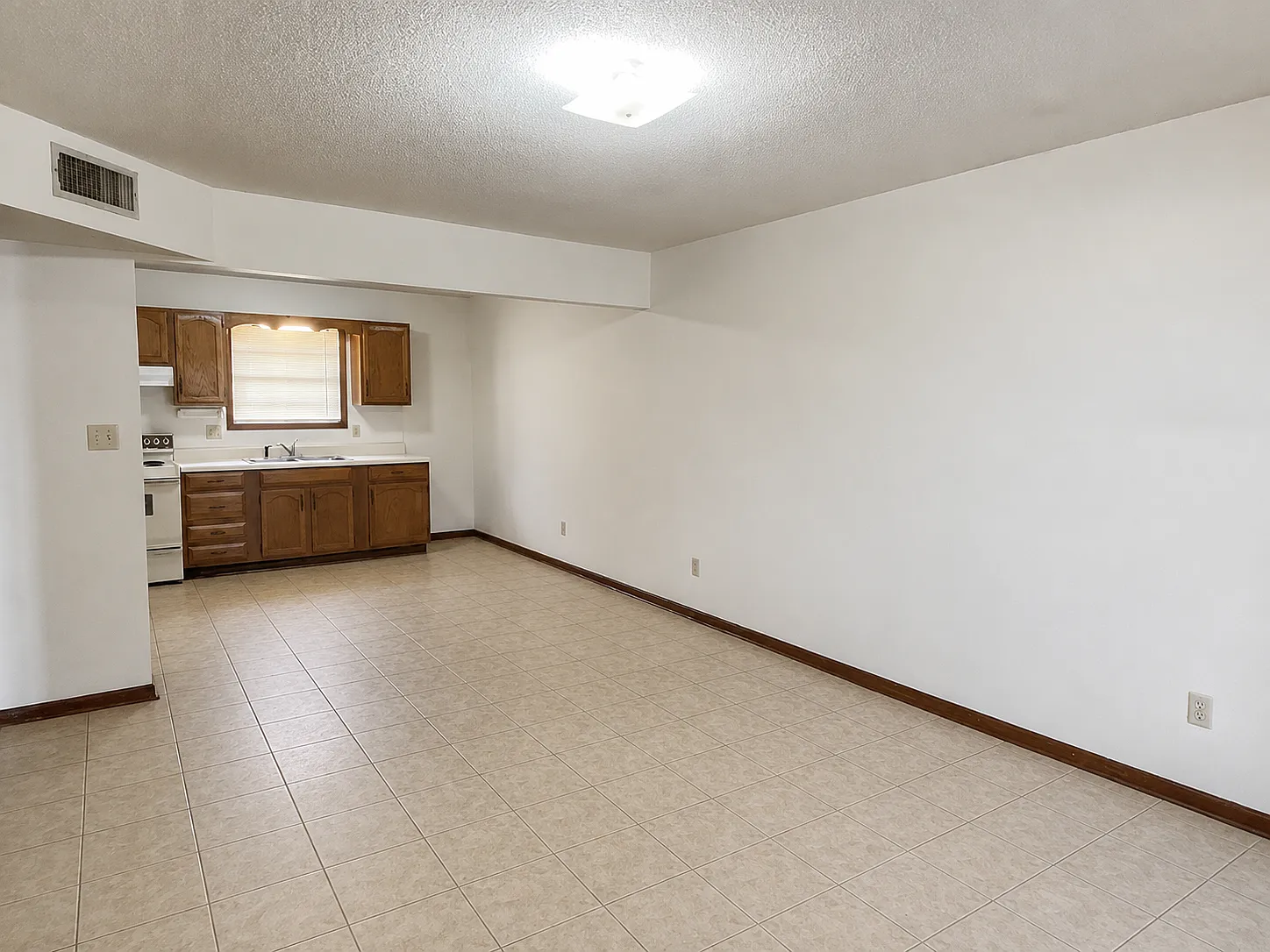 1 bed, 550 sqft, $695 — Photo 2