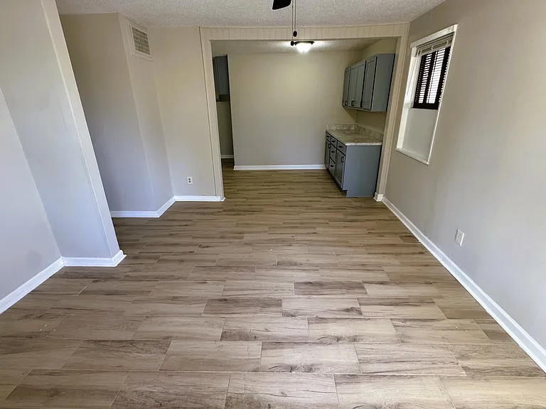 961 N Perkins Rd — Photo 3