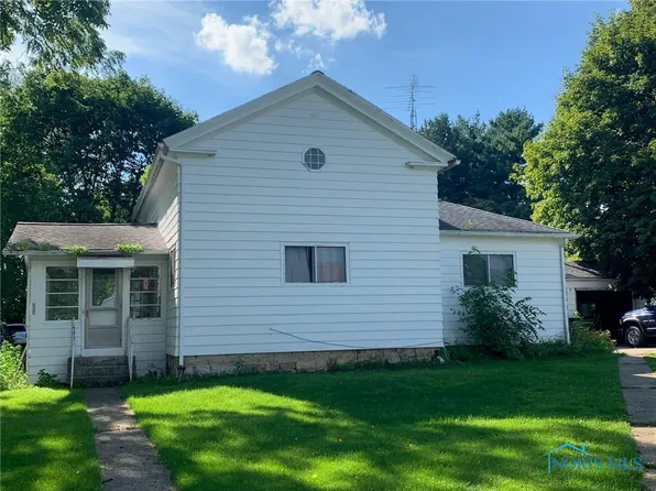 704 N Cedar St, West Unity, OH 43570