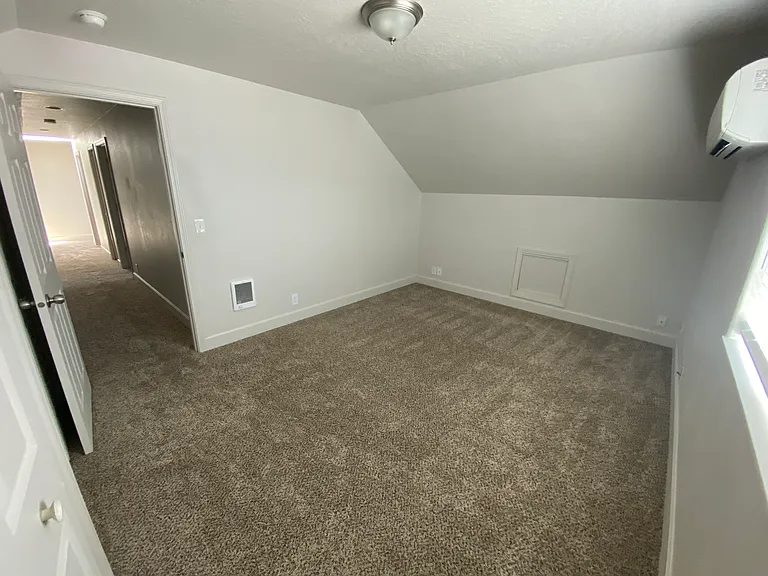 Upstairs bedroom #2