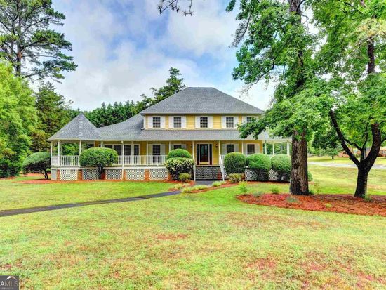 5179 Beech Forest Dr SW, Lilburn, GA 30047