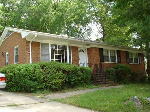 1st image of 6 Lynhaven Ct