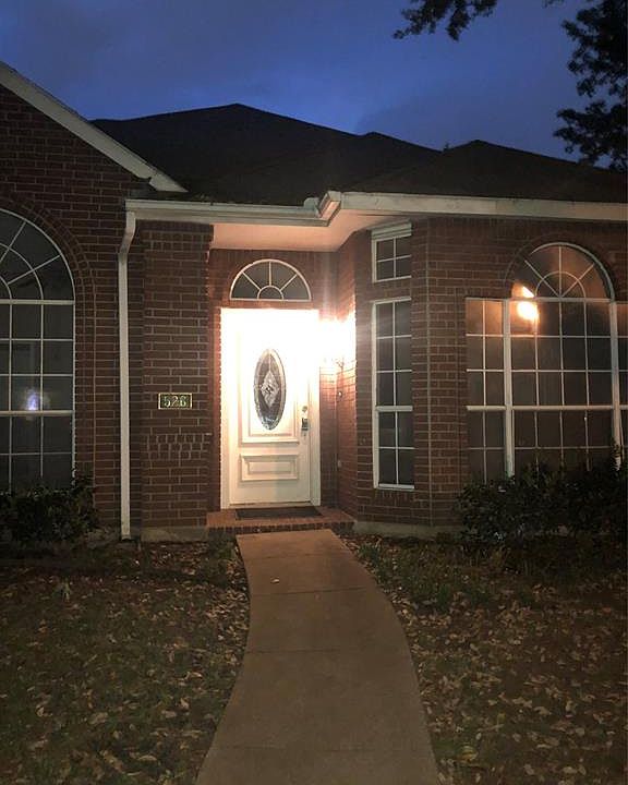 1st image of 515 Greenwich Ln