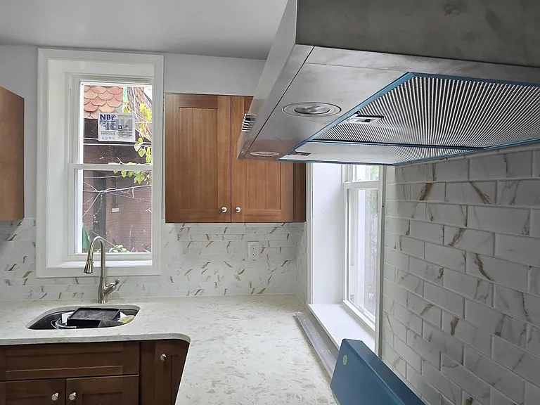 1411 W Loudon St — Photo 16