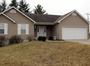 102 E 4th St, Moscow Mills, MO 63362