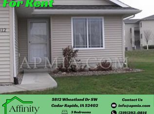 5812 Wheatland Dr SW, Cedar Rapids, IA 52404