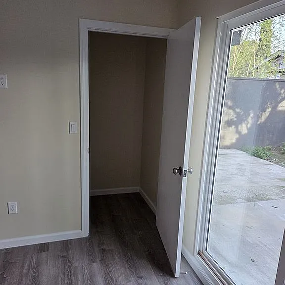 15824 Valerio St — Photo 7