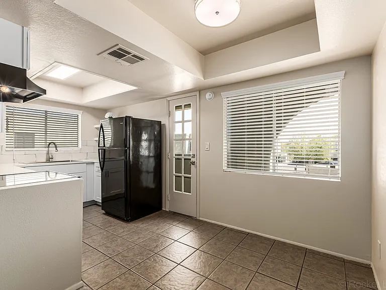 4717 W Bethany Heights Dr — Photo 9