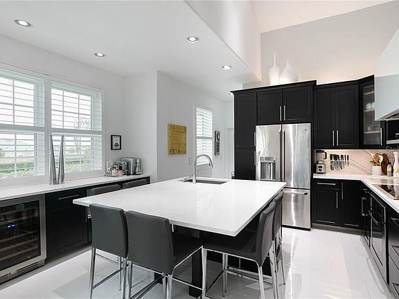 4th image of 13429 Fountainbleau Dr #4-5