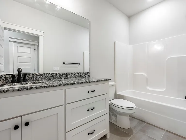 4 Gibson Ln — Photo 2
