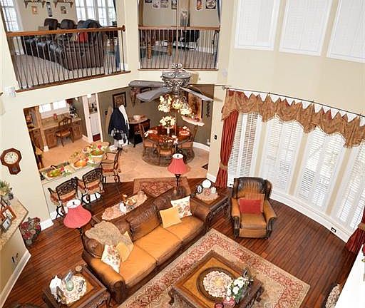 4th image of 1201 Crestwick Dr