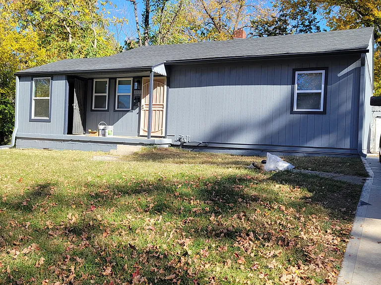 7131 Walrond Ave — Photo 2